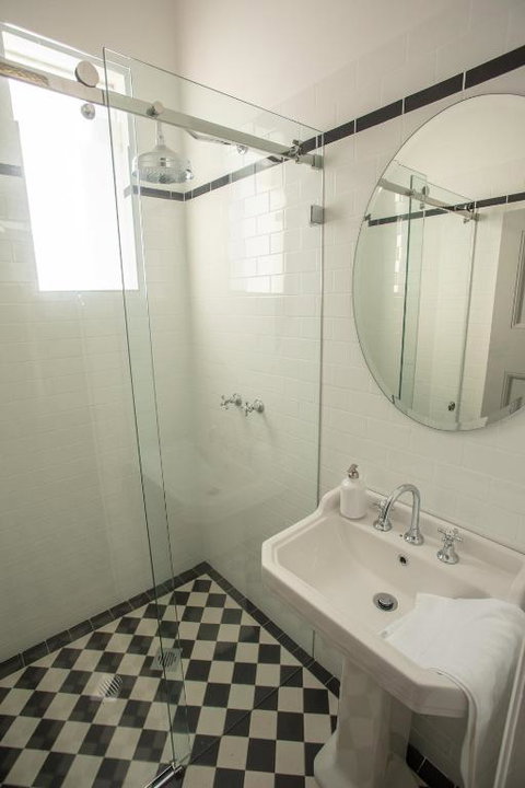 Helensburgh Hotel - Yamba Accommodation 1