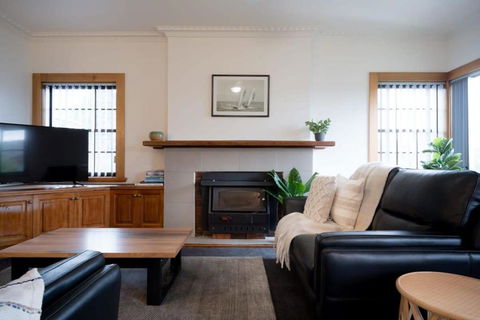 Homely Abode - Near City With Parking - Yamba Accommodation 1