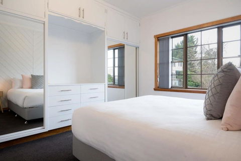 Homely Abode - Near City With Parking - Yamba Accommodation 2
