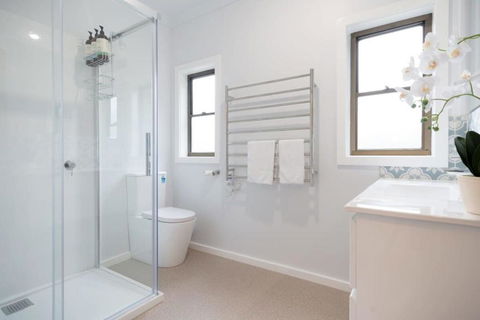Homely Abode - Near City With Parking - Yamba Accommodation 3