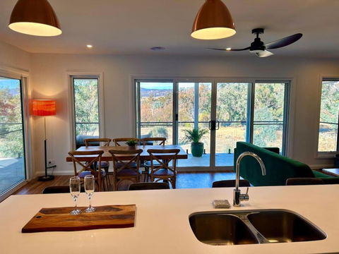 House On The Hill - Yamba Accommodation 0