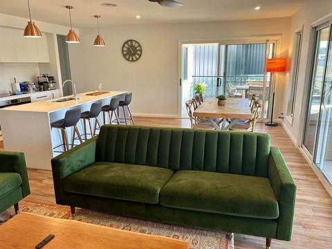 House On The Hill - Yamba Accommodation 3