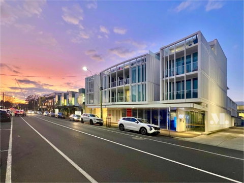 Indulge Luxury Holiday Near Brighton Beach With Private Garden Parking - Yamba Accommodation 2