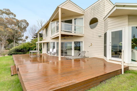 Aegina - Yamba Accommodation 0