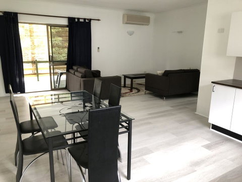 Airlie Getaway Unit 2 - Yamba Accommodation 3