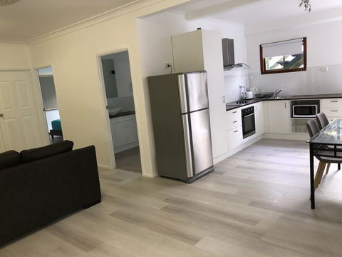 Airlie Getaway Unit 3 - Yamba Accommodation 3