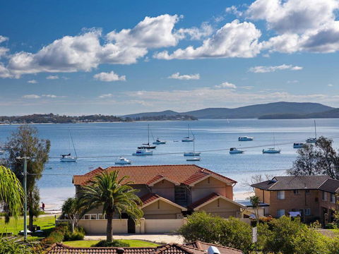 Aislinn' 3/273 Corrie Parade - Air Con, Water Views, BBQ - Yamba Accommodation 0