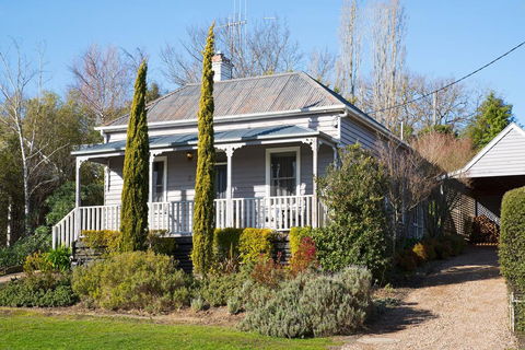 Albion - Yamba Accommodation 0