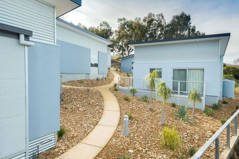 Albury Yalandra Apartment 3 - Yamba Accommodation 0
