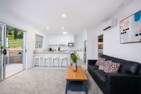 Albury Yalandra Apartment 4 - Yamba Accommodation 0