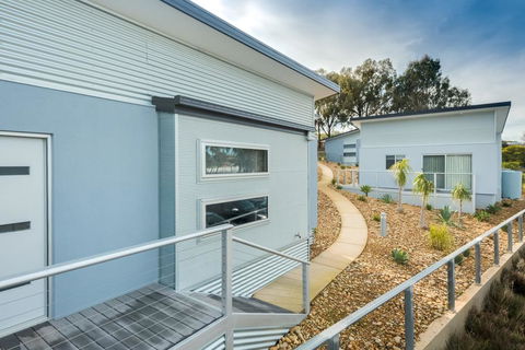 Albury Yalandra Apartment 5 - Yamba Accommodation 0