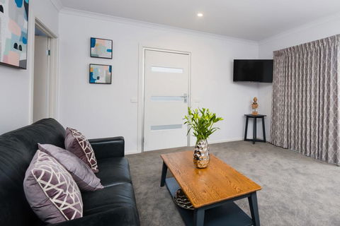 Albury Yalandra Apartment 5 - Yamba Accommodation 1