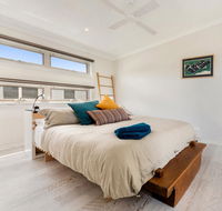 Alice's Palace 2-minute walk to lifeguard patrolled surf beach - Yamba Accommodation