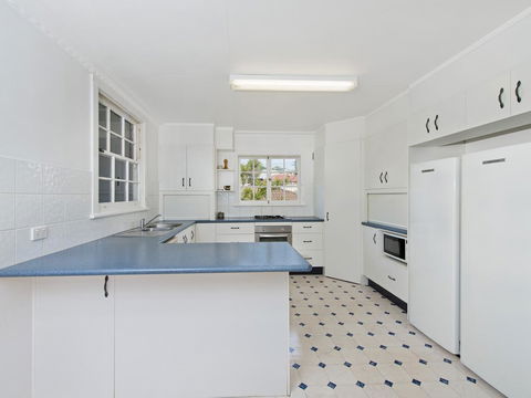 Allamanda House, 3 Willow Street - Yamba Accommodation 1