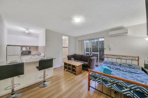 Alma Rd Melbourne Apartments - Yamba Accommodation 0