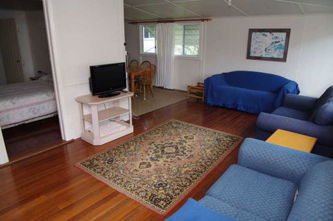 Almare, 7 Gowing Street - Yamba Accommodation 2