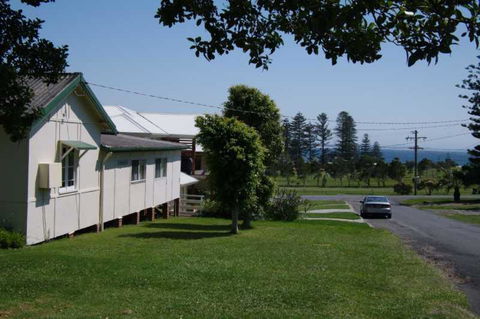 Almare, 7 Gowing Street - Yamba Accommodation 1