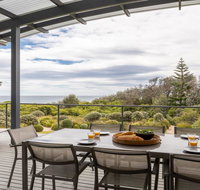 Aloha - direct beach access from property - Yamba Accommodation