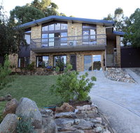 Alpine Apartment - Great location with views of Lake Jindabyne - Yamba Accommodation