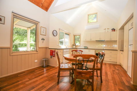 Alpine Arnica Cottage 1 - Yamba Accommodation 2