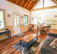 Alpine Arnica Cottage 1 - Yamba Accommodation