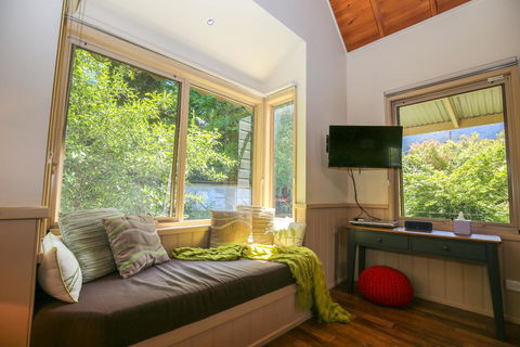 Alpine Arnica Cottage 2 - Yamba Accommodation 1