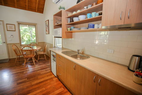 Alpine Arnica Cottage 2 - Yamba Accommodation 3