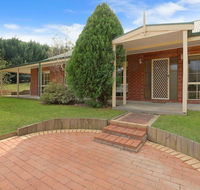 Alpine Mist - Spacious 5 bedroom home - Yamba Accommodation