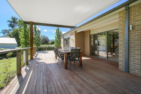 Always Bright - A Bright Escape - Yamba Accommodation 3
