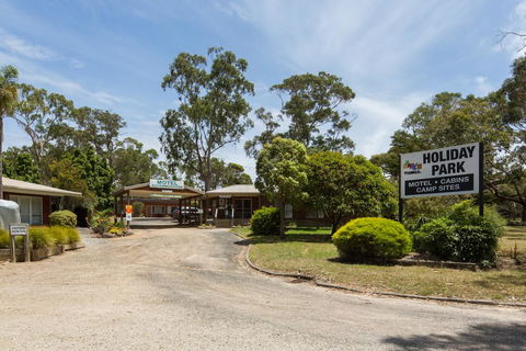 Amaze N Things Holiday Park & Motel - Yamba Accommodation 0