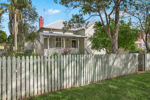 Ambiente Cottage - Pet And Family Friendly - Yamba Accommodation 0