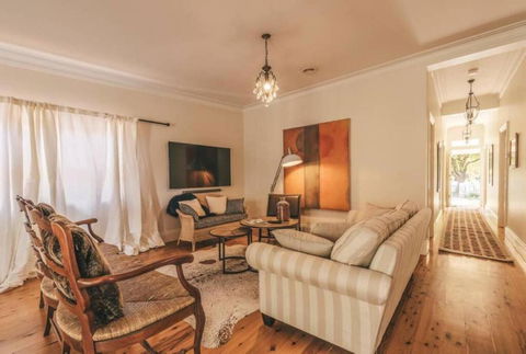 Ambrose On Byng - Central Location W/ 2 Bathroom - Yamba Accommodation 0