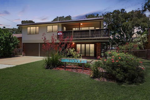 Ammaboolah At Hat Head - Yamba Accommodation 0
