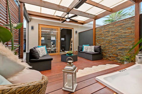 AMORE A Tranquil Retreat With Couples Spa - Yamba Accommodation 2