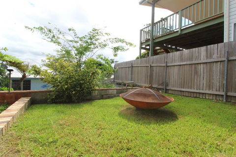 Amzaz, 15 Korogora Street - Yamba Accommodation 3