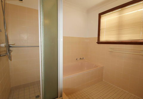 Amzaz, 15 Korogora Street - Yamba Accommodation 0