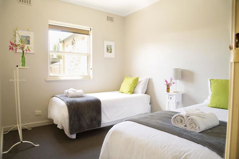 Angaston Mews - Yamba Accommodation 1