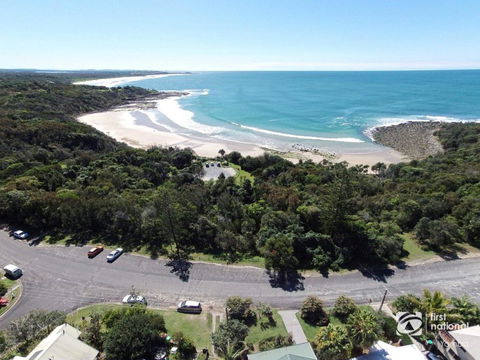 Angourie Blue 1 - Great Ocean Views - Surfing Beaches - Yamba Accommodation 1