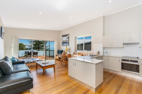 Angourie Blue Unit 2 - Yamba Accommodation 2