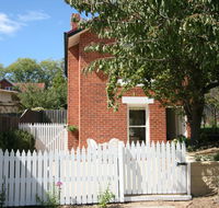 Annies Garden Cottage - Yamba Accommodation