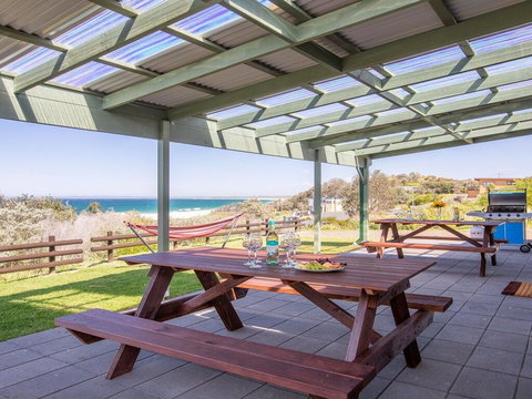 Antonio's Paradise - Spectacular Views Over Warrain Beach - Yamba Accommodation 0