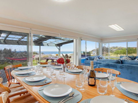 Antonio's Paradise - Spectacular Views Over Warrain Beach - Yamba Accommodation 3