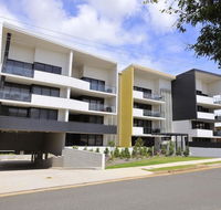 Apartments G60 Gladstone - Yamba Accommodation
