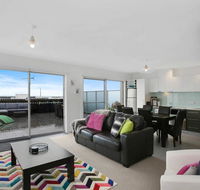 APOLLO 13 PENTHOUSE - free wifi  huge terrace - Yamba Accommodation