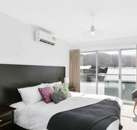 APOLLO 13 STUDIO - free wifi opposite beach - Yamba Accommodation
