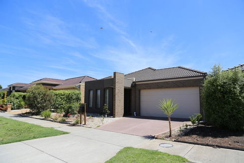 Apple House - Yamba Accommodation 0