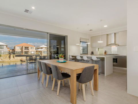 Aqua Vista - Yamba Accommodation 3