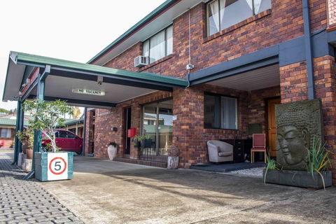 Arabella Motor Inn (formerly South Tweed Motor Inn) - Yamba Accommodation 2