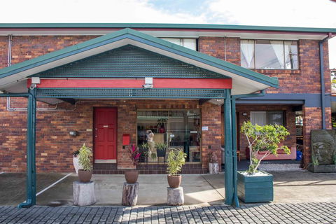 Arabella Motor Inn (formerly South Tweed Motor Inn) - Yamba Accommodation 1