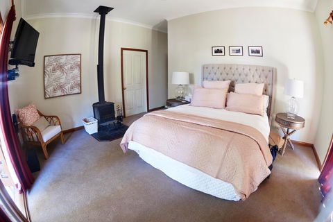 Arcadian Retreat - Yamba Accommodation 3